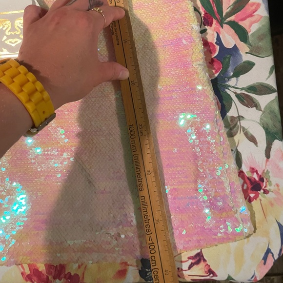 Beautiful sequin OBEY skirt - Picture 9 of 9